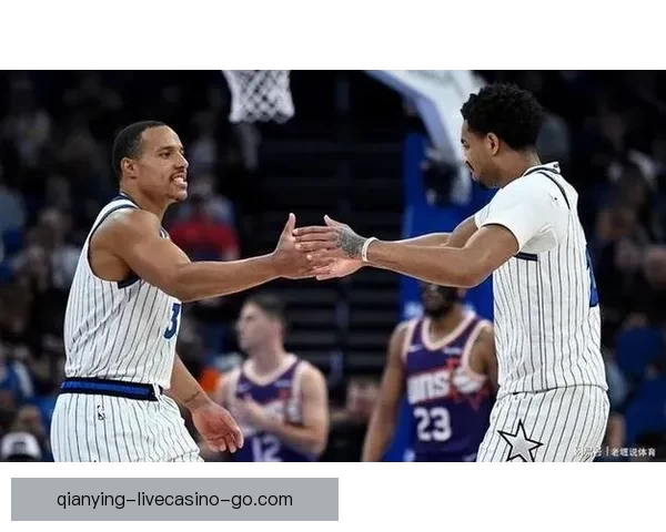 布克空砍34分魔术险胜太阳送湖人锁定季后赛萨格斯20分助力球队突破